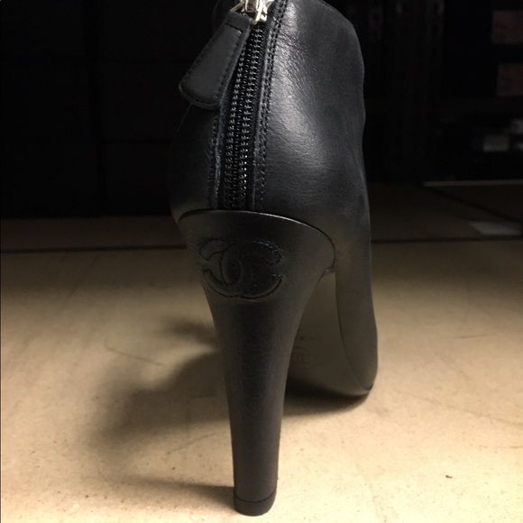 CHANEL 💯%Auth&NIB MetierDeArts RUNWAY high heel shoe booties w/ crystals & bows - Picture 15 of 15